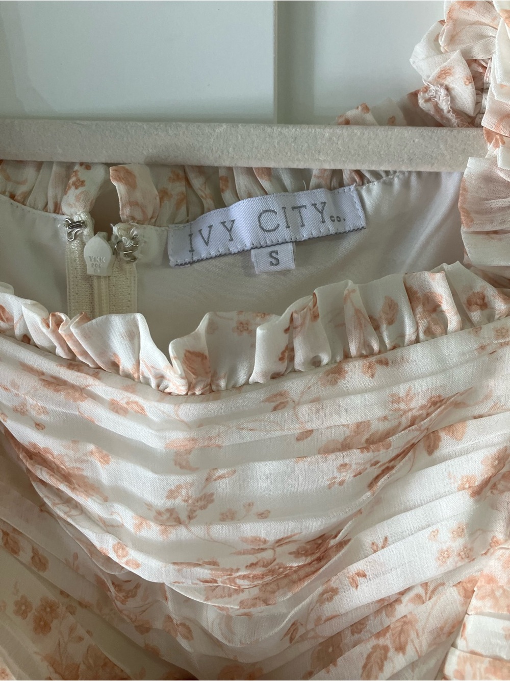 Ivy City Co Cream Aniston dress - Picture 5 of 5